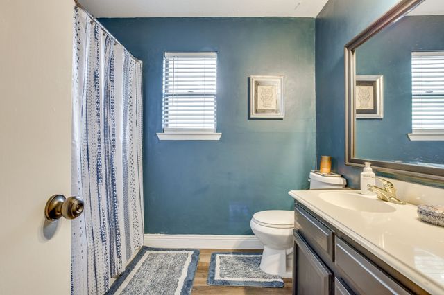 435 SE Gardens Boulevard, Burleson, TX 76028