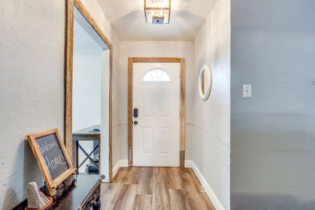435 SE Gardens Boulevard, Burleson, TX 76028