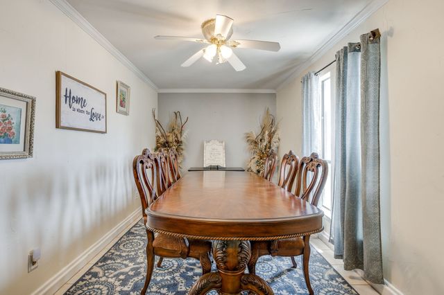435 SE Gardens Boulevard, Burleson, TX 76028