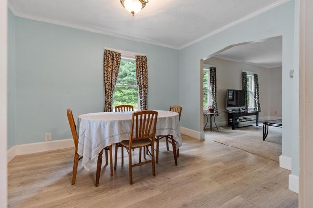16-18 Curboy Rd, Sturbridge, MA 01566