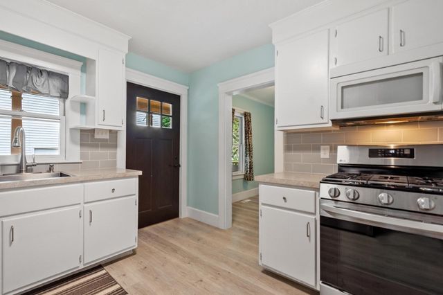 16-18 Curboy Rd, Sturbridge, MA 01566