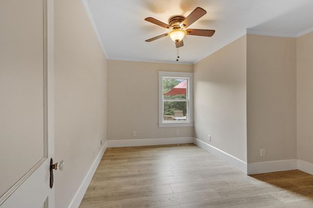 16-18 Curboy Rd, Sturbridge, MA 01566