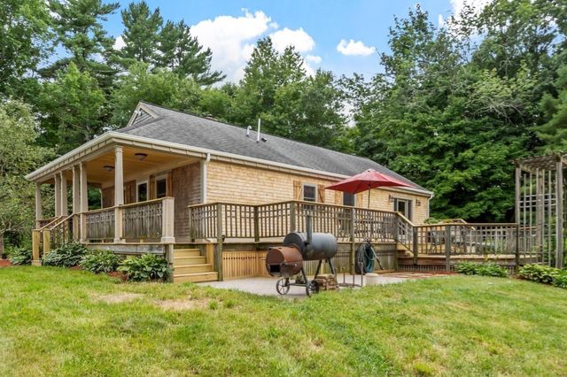 16-18 Curboy Rd, Sturbridge, MA 01566