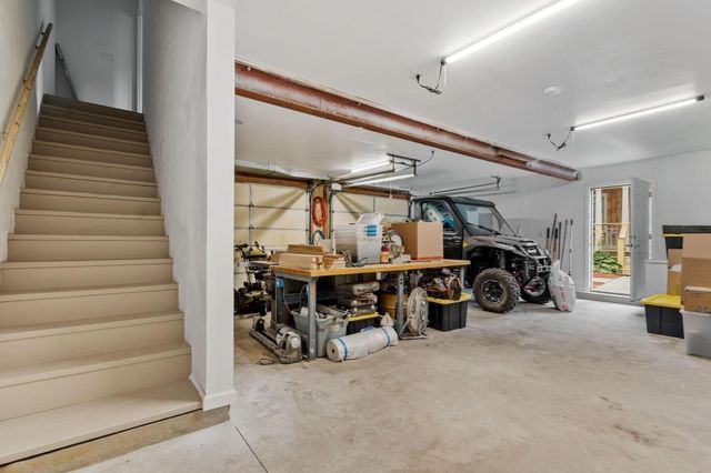 16-18 Curboy Rd, Sturbridge, MA 01566
