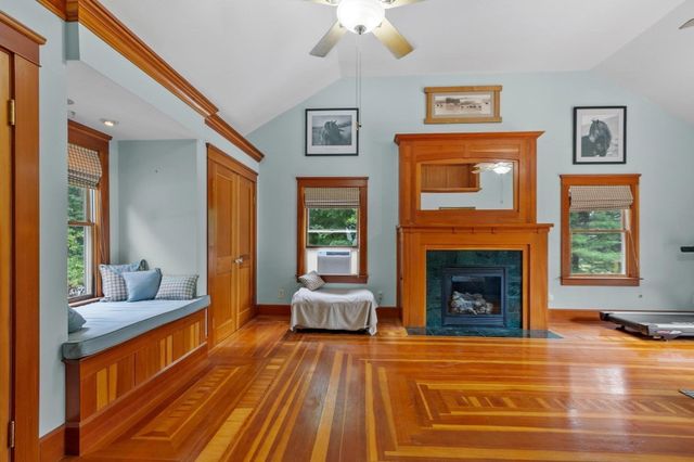 16-18 Curboy Rd, Sturbridge, MA 01566