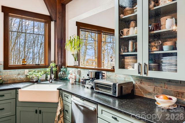 2223 Scarlet Ridge, Sylva, NC 28779