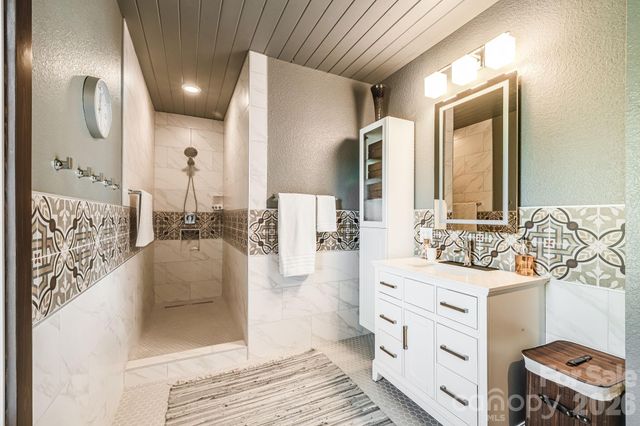 2223 Scarlet Ridge, Sylva, NC 28779