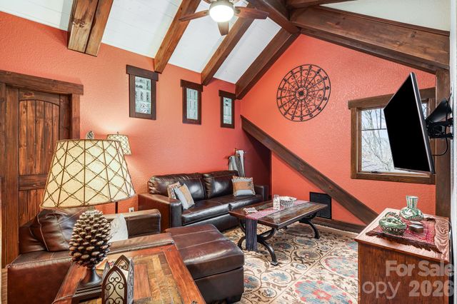 2223 Scarlet Ridge, Sylva, NC 28779