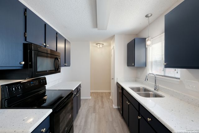 629 Fern Meadow Dr, Universal City, TX 78148