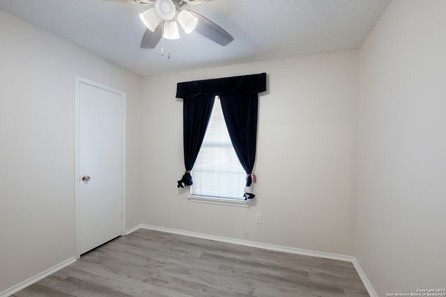 629 Fern Meadow Dr, Universal City, TX 78148