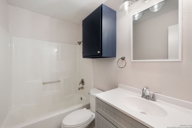 629 Fern Meadow Dr, Universal City, TX 78148