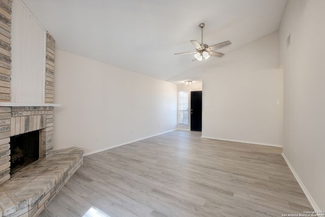 629 Fern Meadow Dr, Universal City, TX 78148
