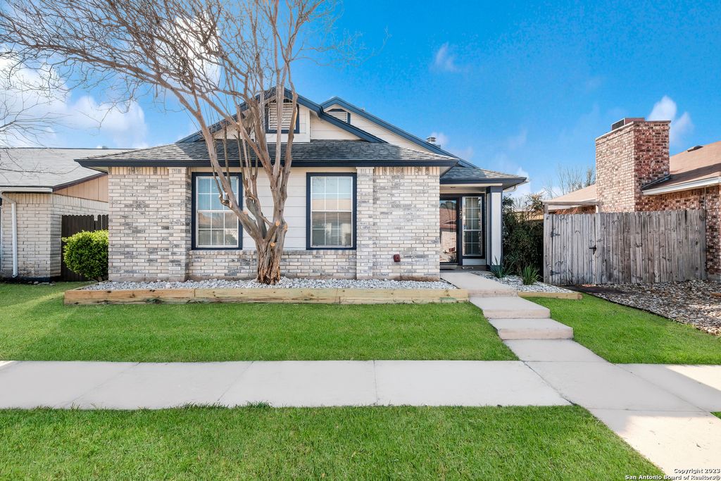 629 Fern Meadow Dr, Universal City, TX 78148