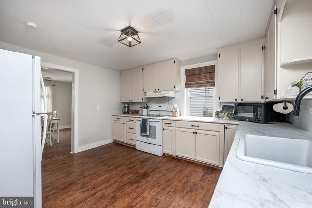 12 STROHM RD, Shippensburg, PA 17257