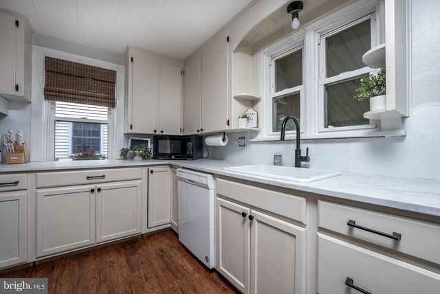 12 STROHM RD, Shippensburg, PA 17257