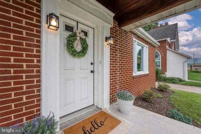 12 STROHM RD, Shippensburg, PA 17257