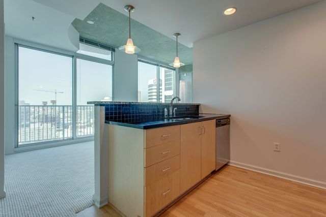 415 Church St Apt 2402, Nashville, TN 37219