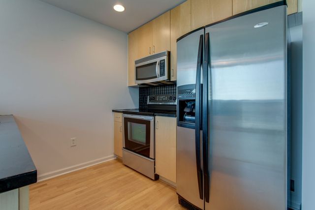 415 Church St Apt 2402, Nashville, TN 37219