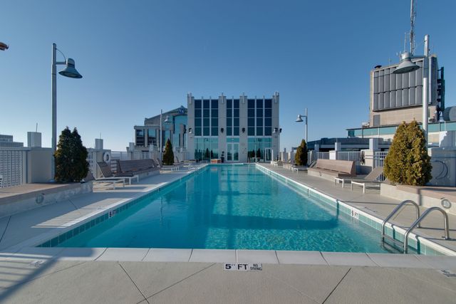 415 Church St Apt 2402, Nashville, TN 37219