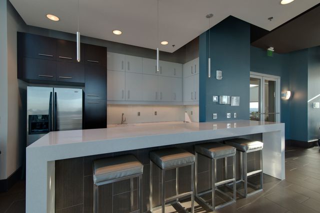 415 Church St Apt 2402, Nashville, TN 37219