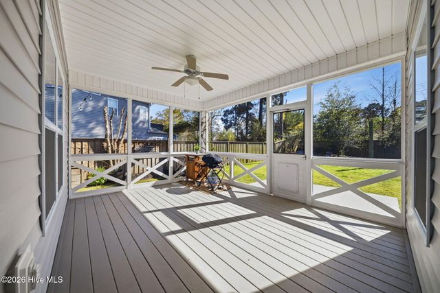 88 S Lamplighters Walk, Hampstead, NC 28443