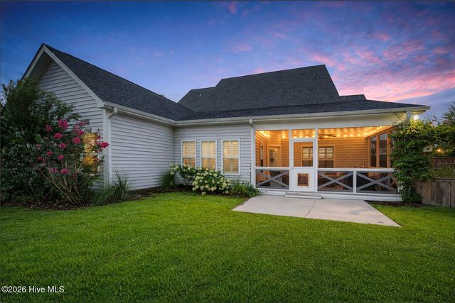 88 S Lamplighters Walk, Hampstead, NC 28443