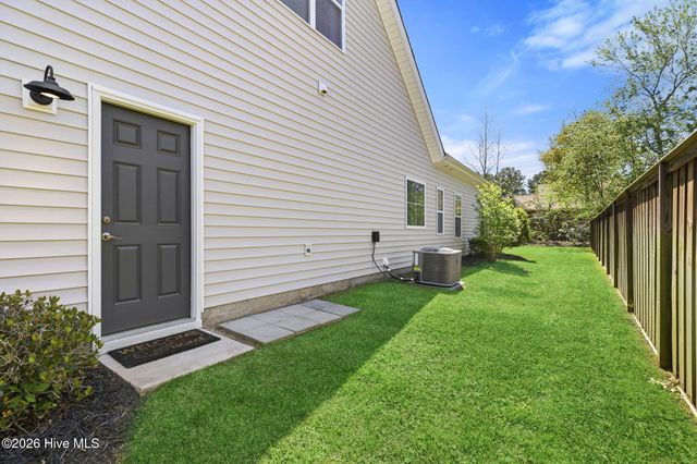 88 S Lamplighters Walk, Hampstead, NC 28443