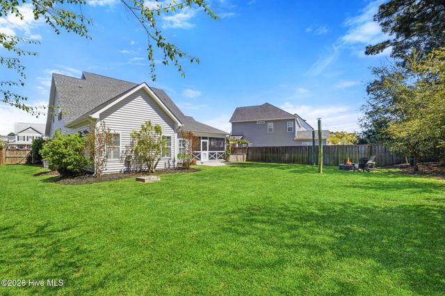 88 S Lamplighters Walk, Hampstead, NC 28443