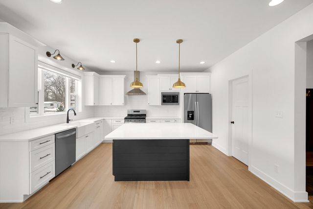 1079 Kleven Lane, Crown Point, IN 46307