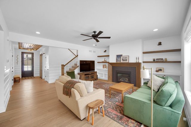 1079 Kleven Lane, Crown Point, IN 46307