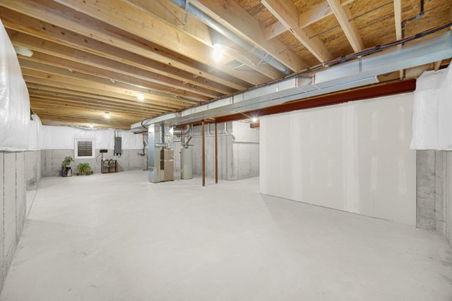 1079 Kleven Lane, Crown Point, IN 46307