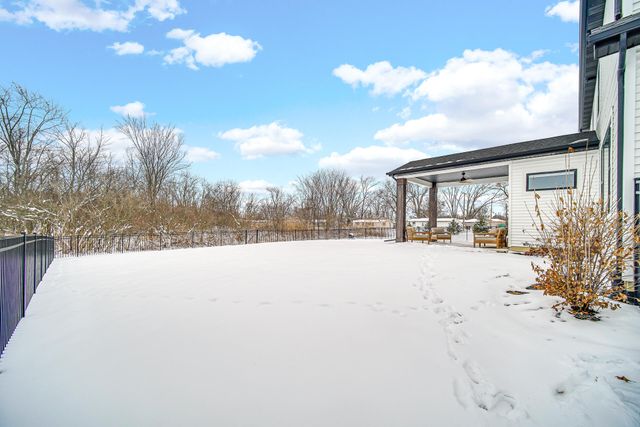 1079 Kleven Lane, Crown Point, IN 46307