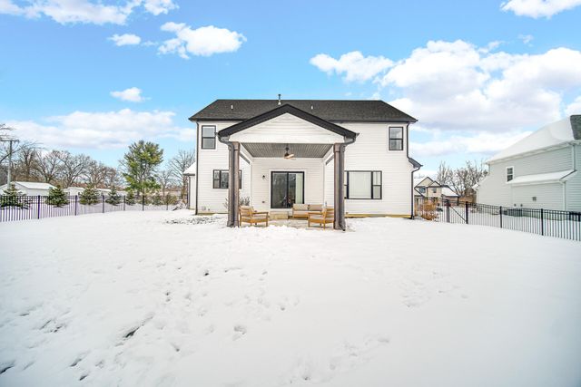 1079 Kleven Lane, Crown Point, IN 46307