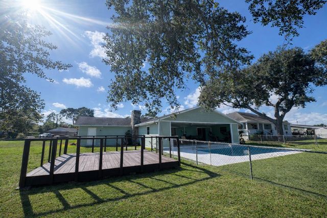 5812 Killarney Avenue, Fort Pierce, FL 34951