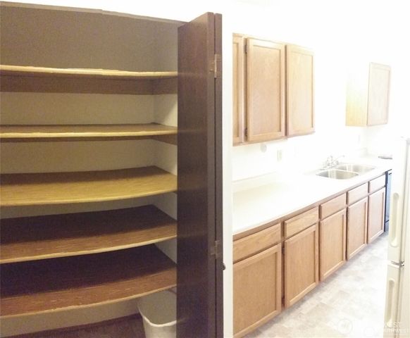 906 S 22nd Court, Mount Vernon, WA 98274