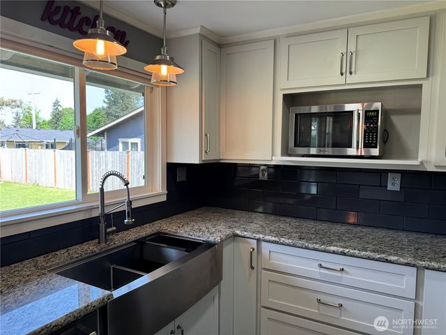 15735 SE 117th Avenue, Renton, WA 98058