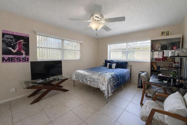2947 Ashley Drive W Apt A, West Palm Beach, FL 33415