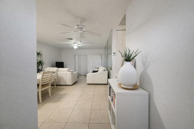 2947 Ashley Drive W Apt A, West Palm Beach, FL 33415