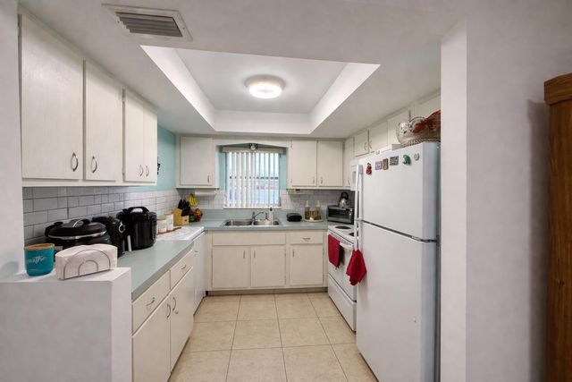 2947 Ashley Drive W Apt A, West Palm Beach, FL 33415