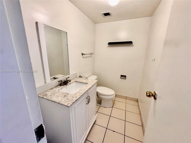 13499 Biscayne Boulevard 703, North Miami, FL 33181