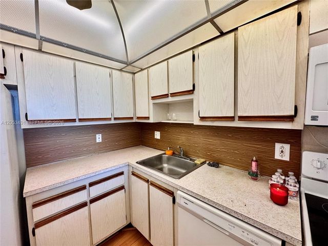 13499 Biscayne Boulevard 703, North Miami, FL 33181
