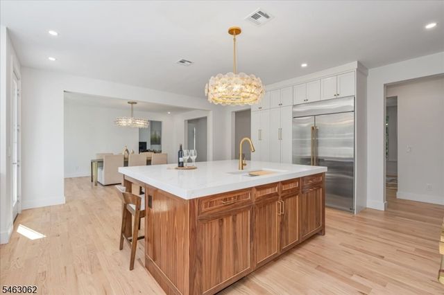 2042 W Broad St, Scotch Plains Twp., NJ 07076