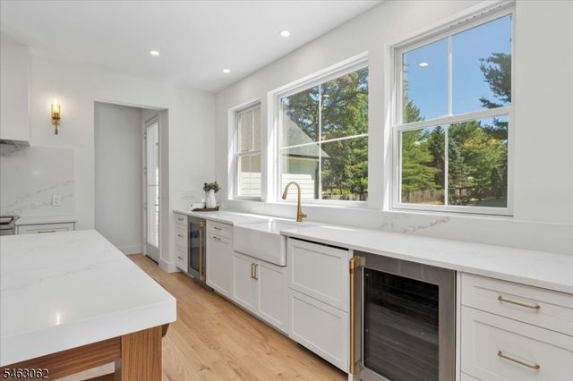 2042 W Broad St, Scotch Plains Twp., NJ 07076