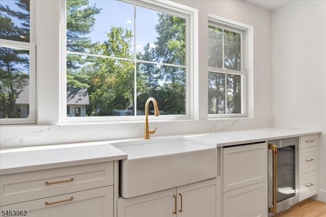 2042 W Broad St, Scotch Plains Twp., NJ 07076