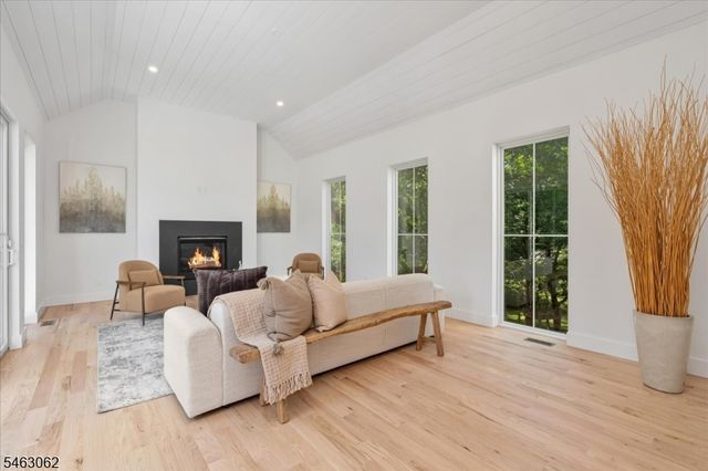 2042 W Broad St, Scotch Plains Twp., NJ 07076