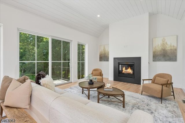 2042 W Broad St, Scotch Plains Twp., NJ 07076
