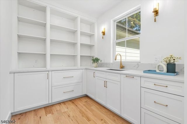 2042 W Broad St, Scotch Plains Twp., NJ 07076