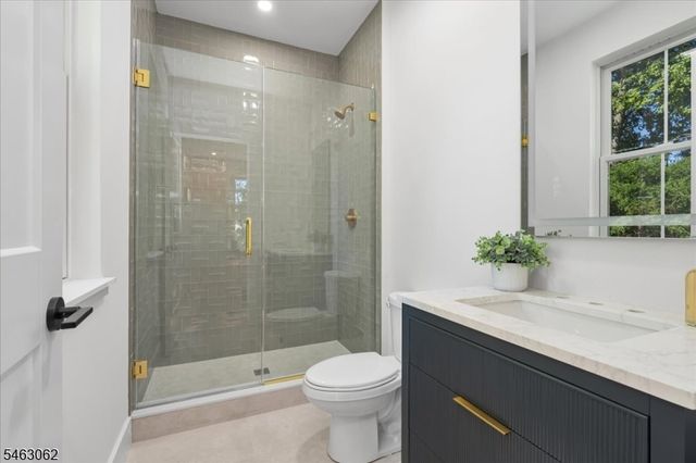 2042 W Broad St, Scotch Plains Twp., NJ 07076
