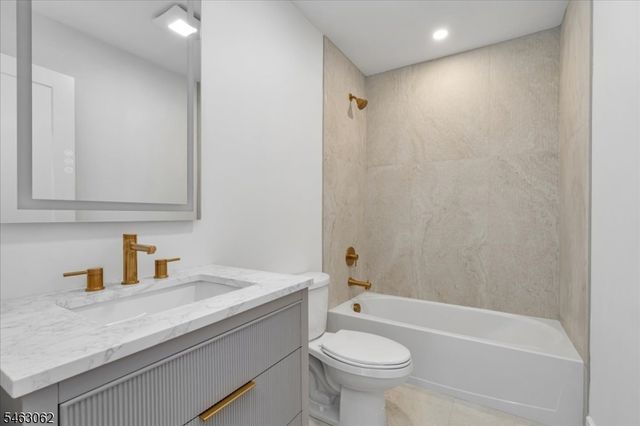 2042 W Broad St, Scotch Plains Twp., NJ 07076