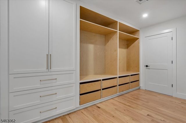 2042 W Broad St, Scotch Plains Twp., NJ 07076